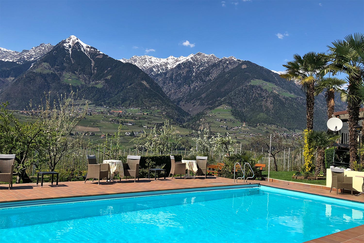 Pension Planta mit Pool in Meran